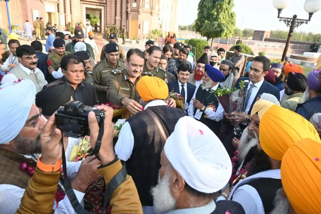 Warm Welcomed Sikh Pilgrims at Gurdwara Rori Sahib Aminabad by City Police officer and members of Peace Committee