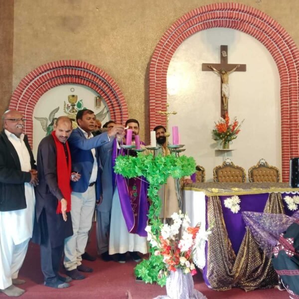 Shahzad Lawrence lit the candle on the eve of 1st Advent