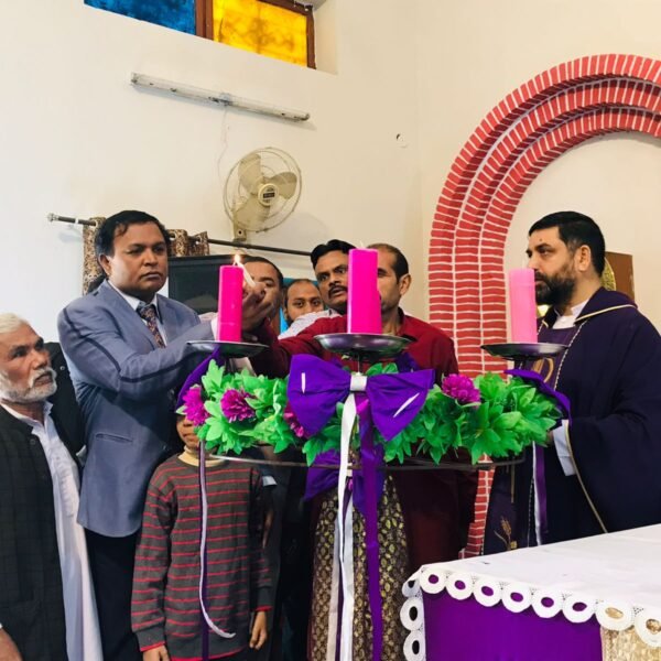 Shahzad Lawrence lit the 1st Advent Candle