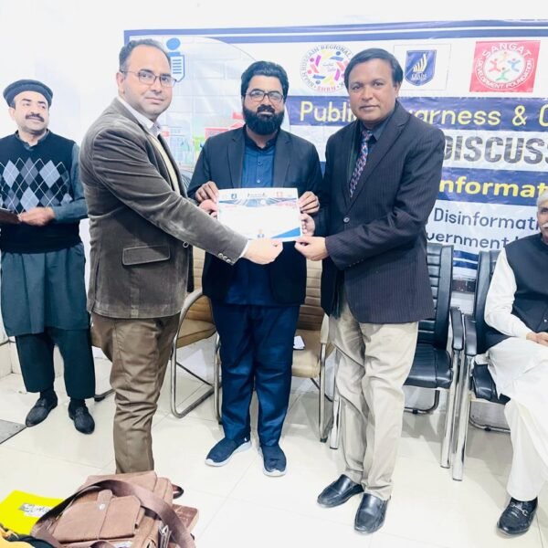 Presenting an appreciation certificate to Shahzad Lawrence