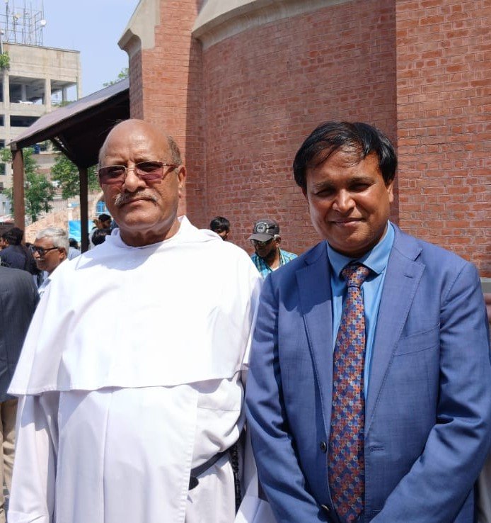 A pleasant picture with Rev. Fr. James Chanan